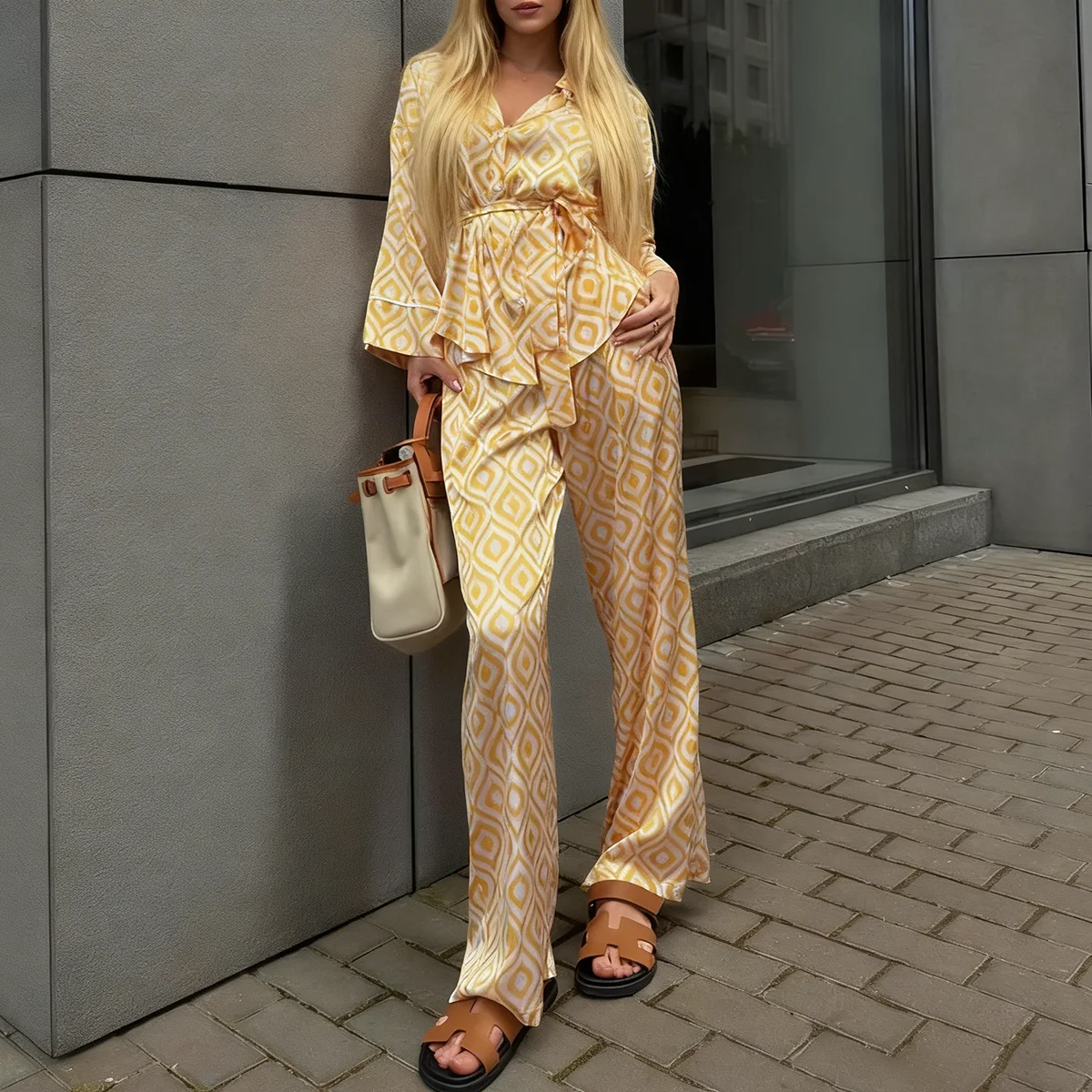 2026 Fashion Loose Print 2 Piece Sets Woman Outfit Elegant Long Sleeve Blouse With High Waist Pants Set Female Streetwear
2026 Fashion Loose Print 2 Piece Sets Woman Outfit Elegant Long Sleeve Blouse With High Waist Pants Set Female Streetwear