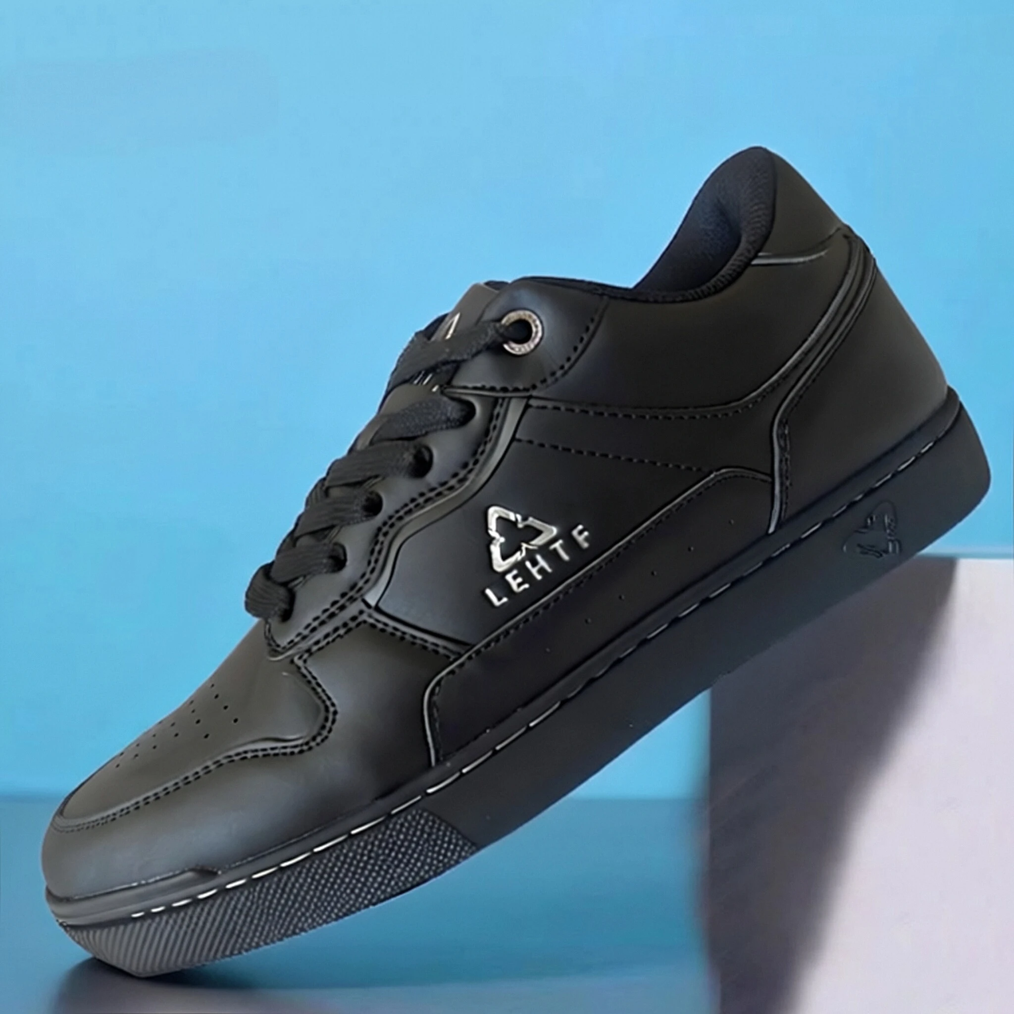 Lehtt Cycling Shoes Summer New Casual Sneakers Low-Top Flat Bicycle Shoes for Men
Lehtt Cycling Shoes Summer New Casual Sneakers Low-Top Flat Bicycle Shoes for Men