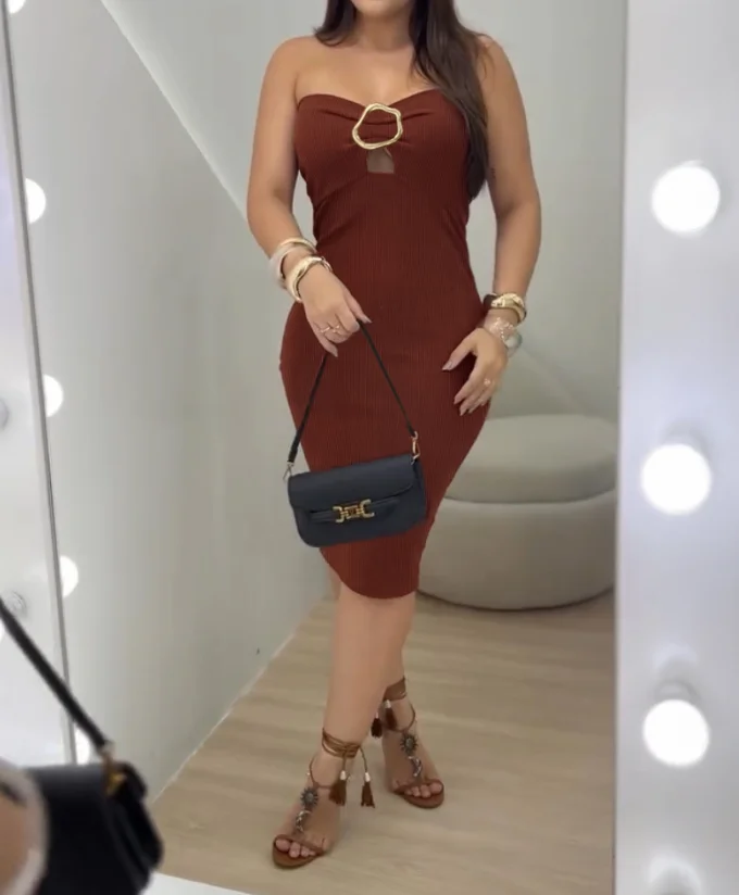 Womens Dresses 2025 Summer New Fashion Metal Ring Decor Hollow-Out Bandeau Sleeve Casual Slim Fit Daily A-Line Midi Dress
Womens Dresses 2025 Summer New Fashion Metal Ring Decor Hollow-Out Bandeau Sleeve Casual Slim Fit Daily A-Line Midi Dress