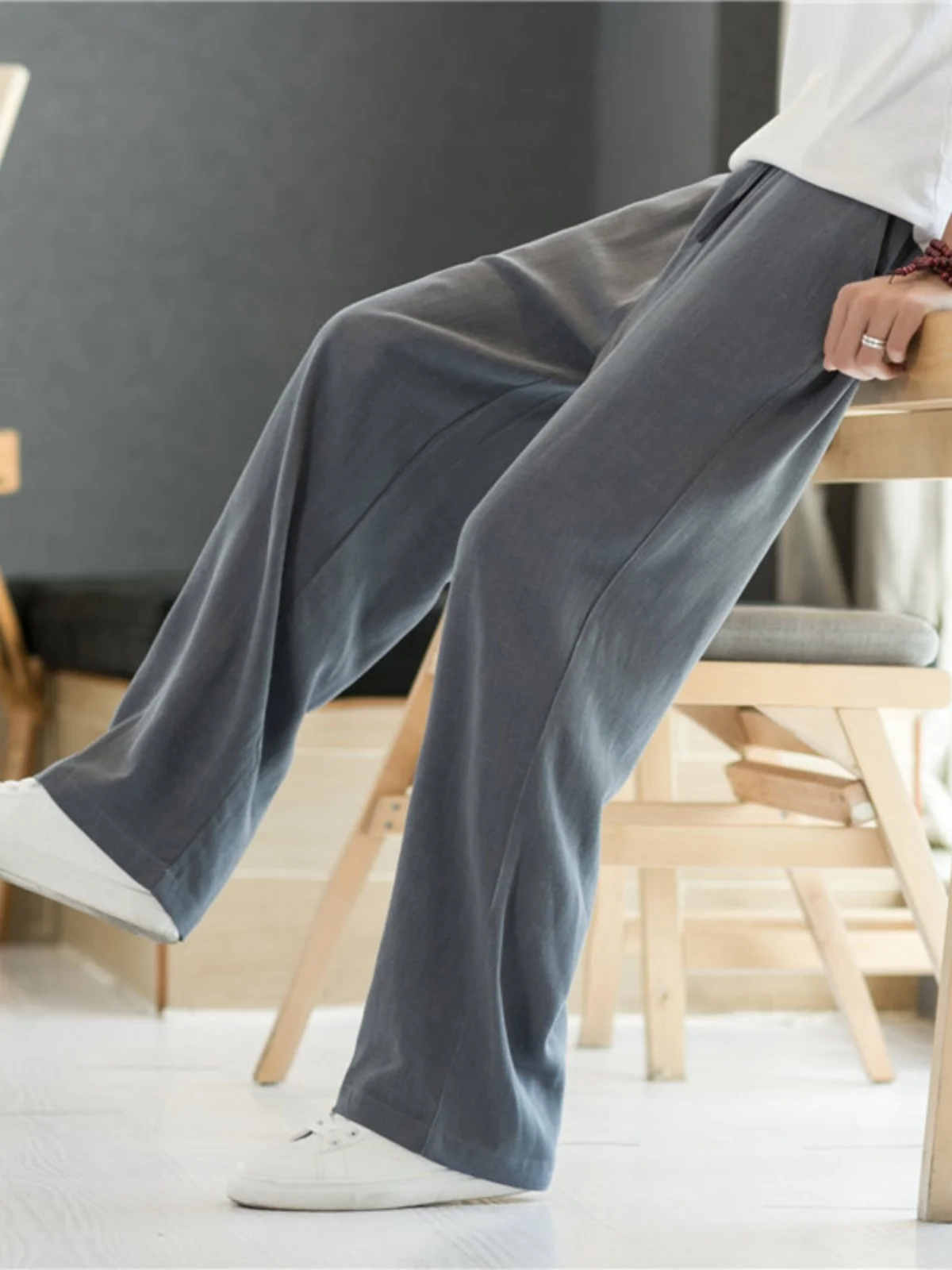 Мужские летние тонкие брюки из ледяного шелка, повседневные, из хлопка и льна, спортивные, прямые, свободные, широкие, дышащие, комфортные
Мужские летние тонкие брюки из ледяного шелка, повседневные, из хлопка и льна, спортивные, прямые, свободные, широкие, дышащие, комфортные