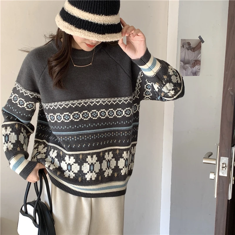 Chic Striped Vintage Fashion Knit Women's Sweater 2023 Winter Solid Color Korean Style Pullover Temperament Soft Sweaters
Chic Striped Vintage Fashion Knit Women's Sweater 2023 Winter Solid Color Korean Style Pullover Temperament Soft Sweaters