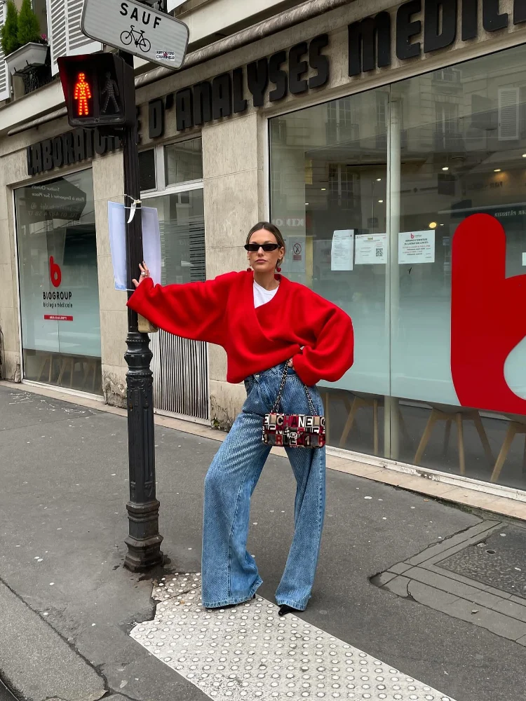 Chic Retro Red Women V-neck Loose Woolen Pullover Jacket Long Sleeve Knitted Sweater 2024 New Autumn Female Casual Knitwear Top
Chic Retro Red Women V-neck Loose Woolen Pullover Jacket Long Sleeve Knitted Sweater 2024 New Autumn Female Casual Knitwear Top
