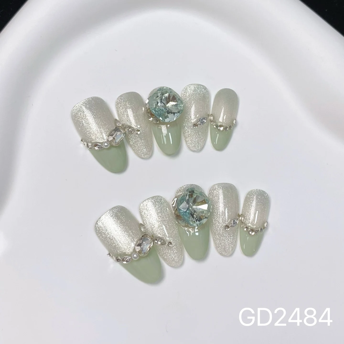 10Pcs Green Oval Nails Press On Handmade Shiny Cat Eye French Fake Nails Big Crystal Design False Nail Tips With Pearl Wearable
10Pcs Green Oval Nails Press On Handmade Shiny Cat Eye French Fake Nails Big Crystal Design False Nail Tips With Pearl Wearable