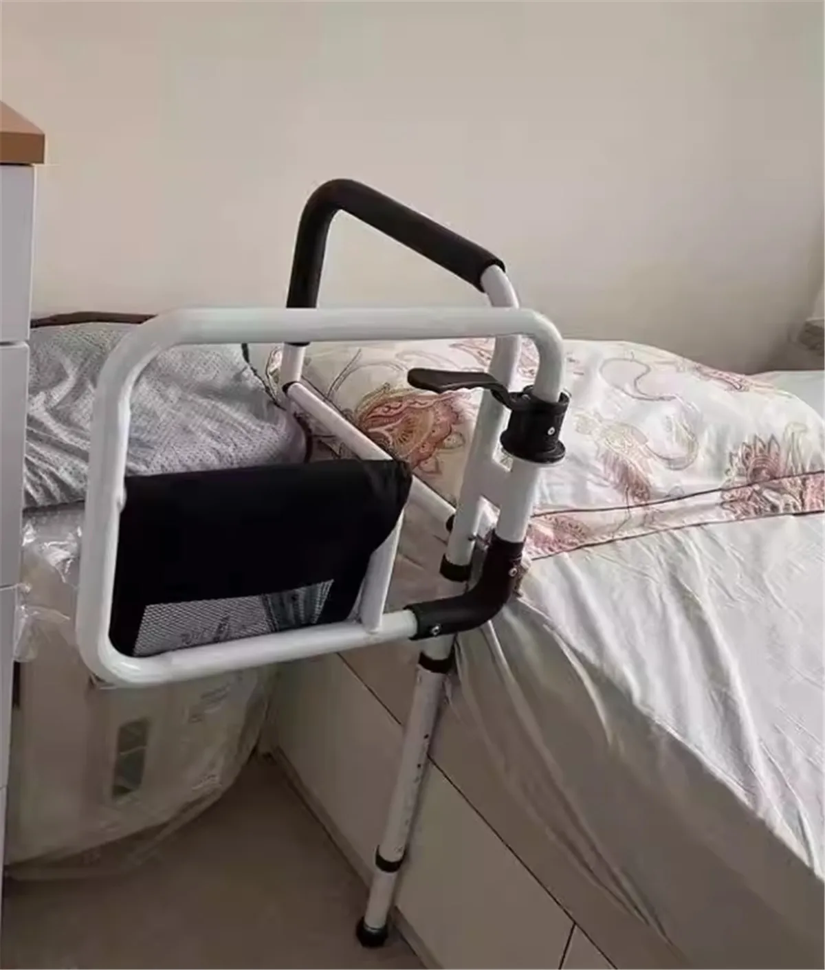 Bedside handrail wholesale railings stand up bedside assistive rack for home use anti-fall installation
Bedside handrail wholesale railings stand up bedside assistive rack for home use anti-fall installation