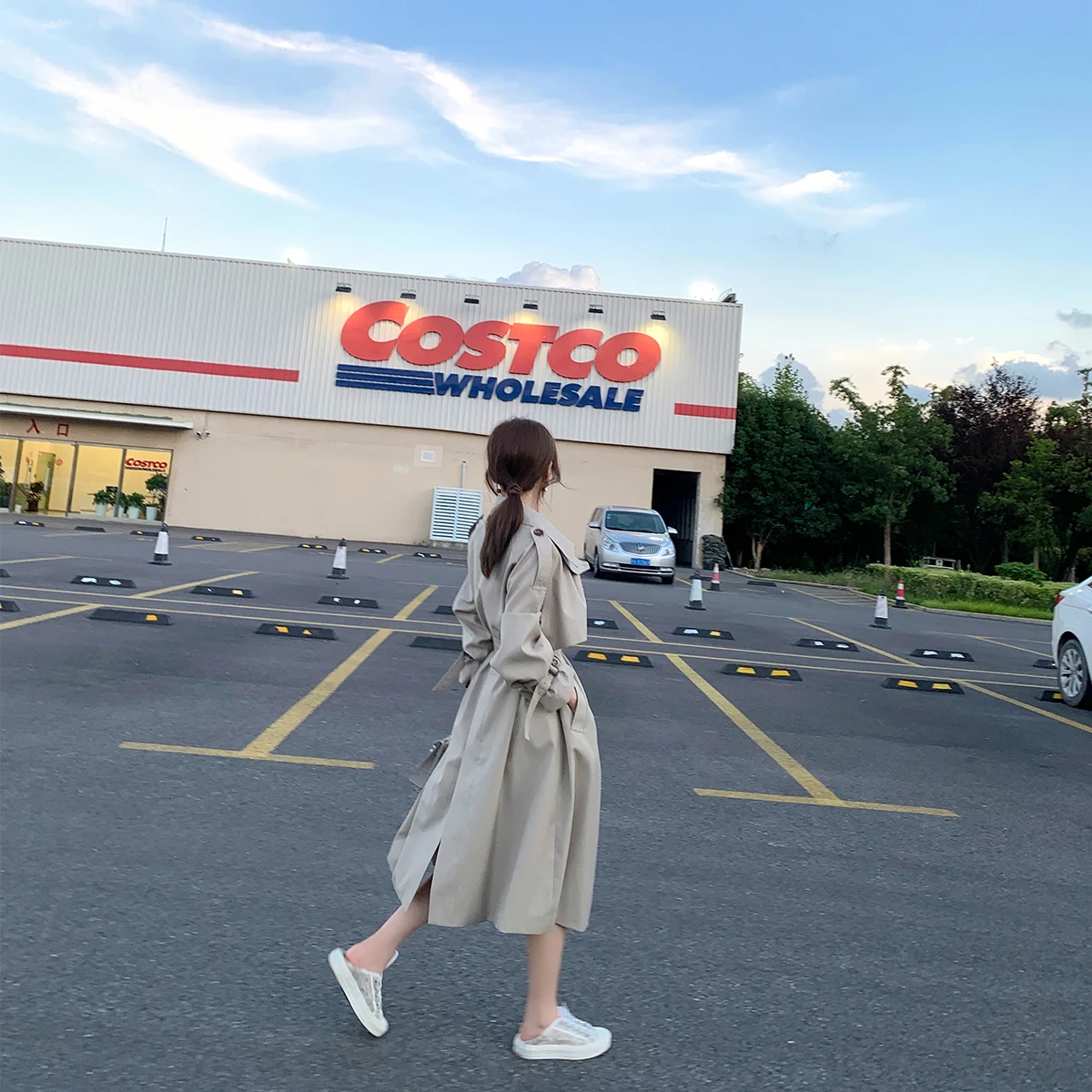 ByYou Женская длинная ветровка цвета хаки, осенний сезон, повседневное пальто средней длины с застежкой на талии
ByYou Женская длинная ветровка цвета хаки, осенний сезон, повседневное пальто средней длины с застежкой на талии