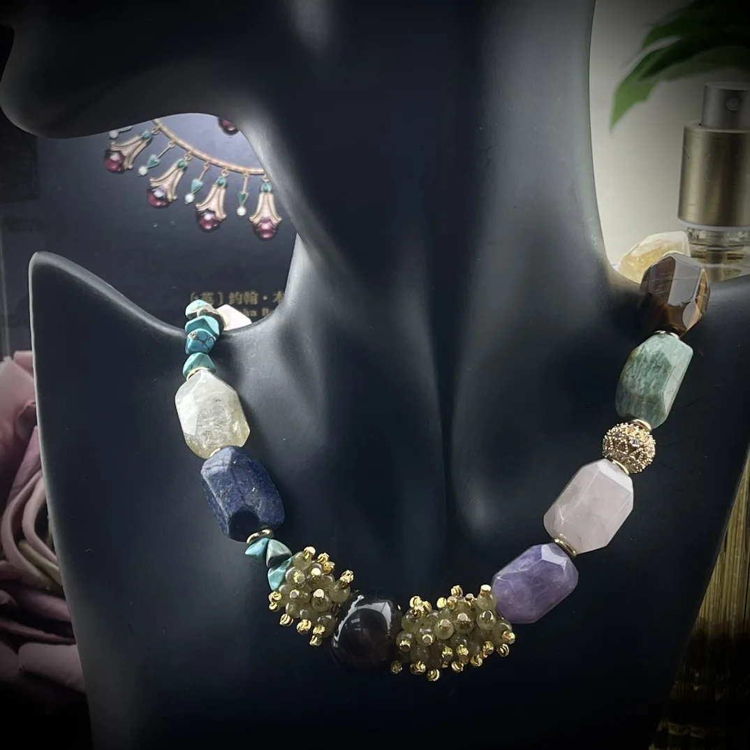 Классическое элегантное ожерелье с цветком, аметист, агат, лазурит, имитация бирюзы, тигры, глаз, блестки, подвеска для женщин, аксессуар
Классическое элегантное ожерелье с цветком, аметист, агат, лазурит, имитация бирюзы, тигры, глаз, блестки, подвеска для женщин, аксессуар