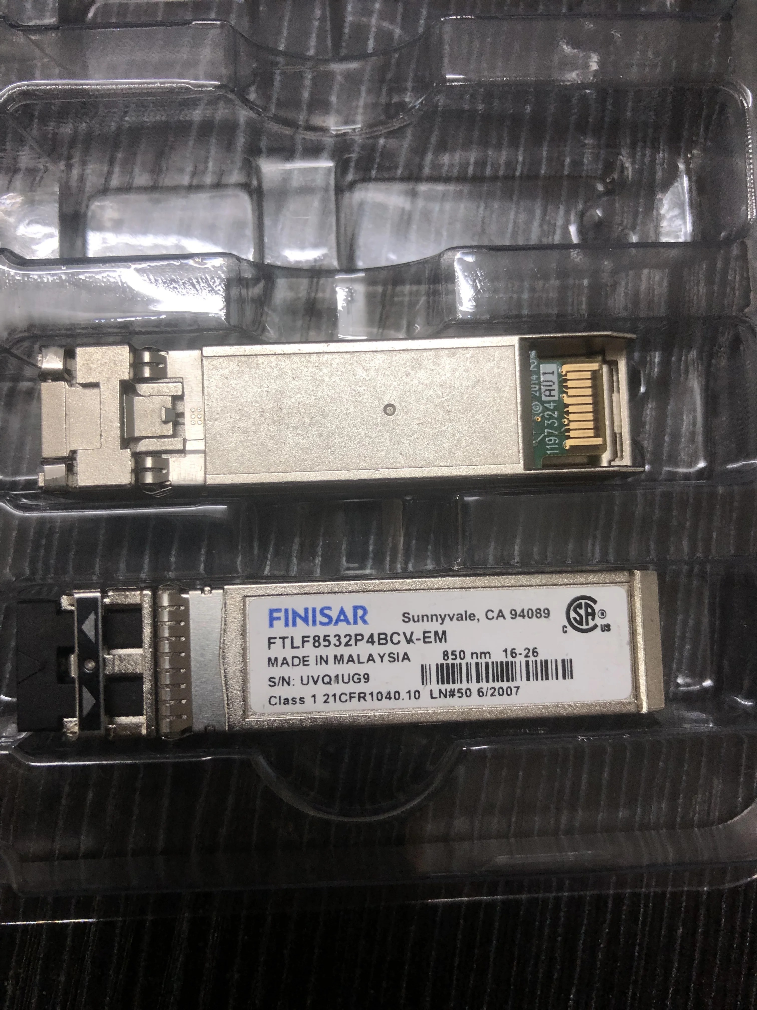 1 шт. FINISAR FTLF8532P4BCV-EM Многомодовый оптический модуль 32 ГБ LPE32002 LPE32000
1 шт. FINISAR FTLF8532P4BCV-EM Многомодовый оптический модуль 32 ГБ LPE32002 LPE32000