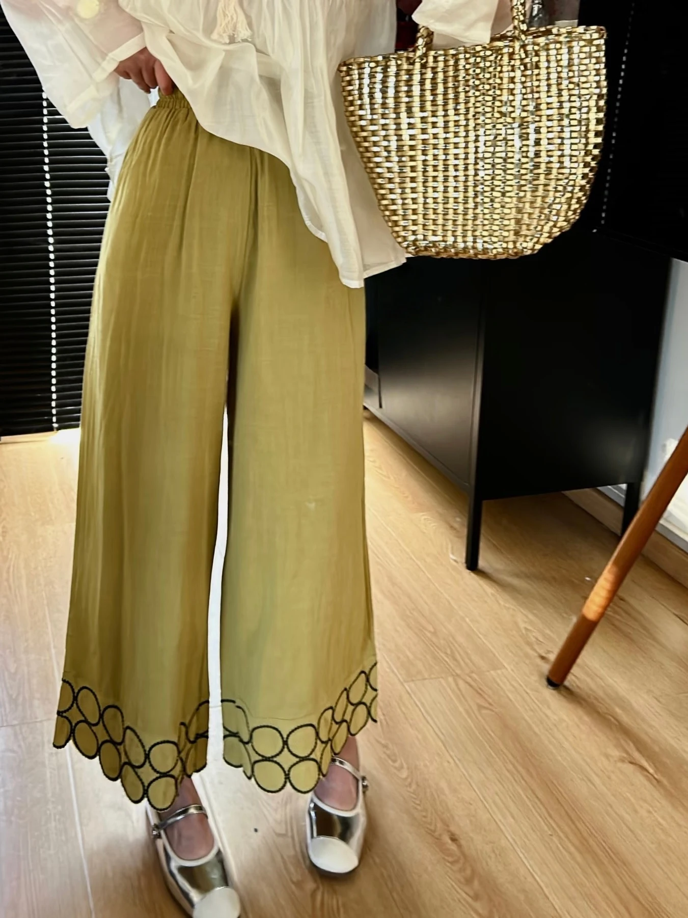 South Oil Small Audience Summer 2026 Loose Wide Leg Circle Embroidery Casual Small Size Nine Point Pants High Waist Straight ...
South Oil Small Audience Summer 2026 Loose Wide Leg Circle Embroidery Casual Small Size Nine Point Pants High Waist Straight ...