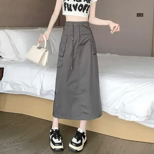 Women's Retro Workwear Half Skirt Women's 2025 Spring Summer Latest High Waist Split Drawstring A-Line Slim Green Skirt
Women's Retro Workwear Half Skirt Women's 2025 Spring Summer Latest High Waist Split Drawstring A-Line Slim Green Skirt