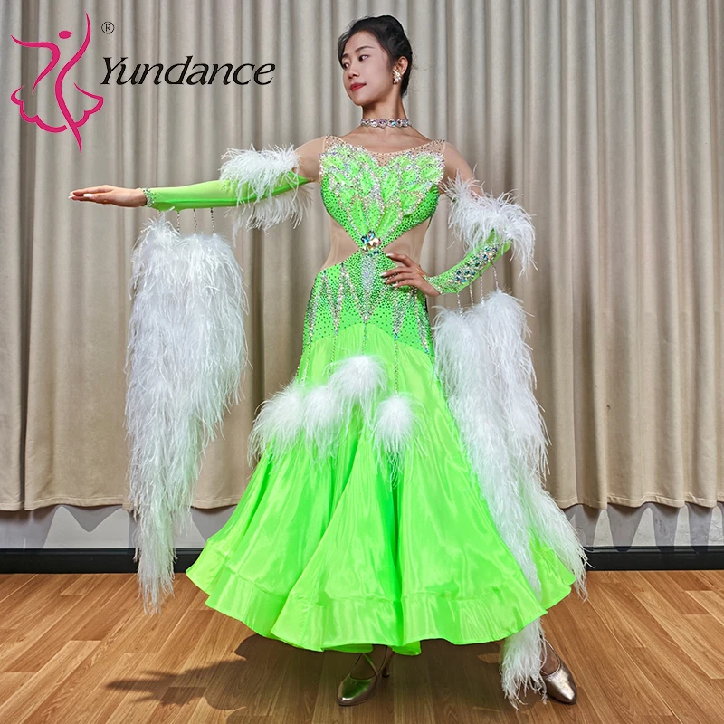 B-26059 Custom International Standard Ballroom Dress Puffy Woman Custom Dance Costume Green Chrisanne Satin Chiffon Stage Wear
B-26059 Custom International Standard Ballroom Dress Puffy Woman Custom Dance Costume Green Chrisanne Satin Chiffon Stage Wear