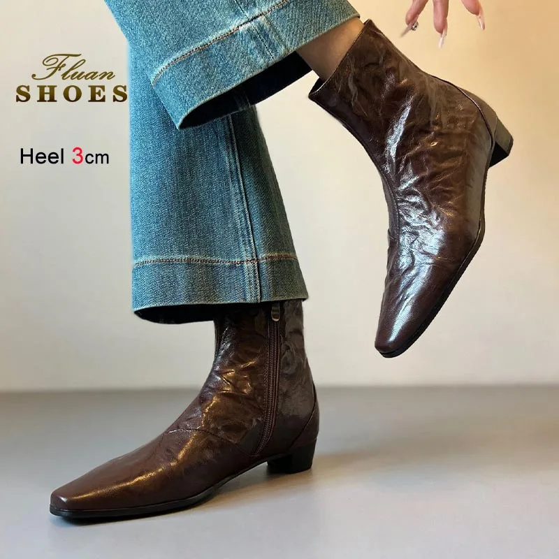 Новый стиль, женские короткие ботинки на танкетке, осенне-зимняя теплая обувь, черные ботильоны на низком каблуке с квадратной головкой, модные женские ботинки в стиле ретро
Новый стиль, женские короткие ботинки на танкетке, осенне-зимняя теплая обувь, черные ботильоны на низком каблуке с квадратной головкой, модные женские ботинки в стиле ретро