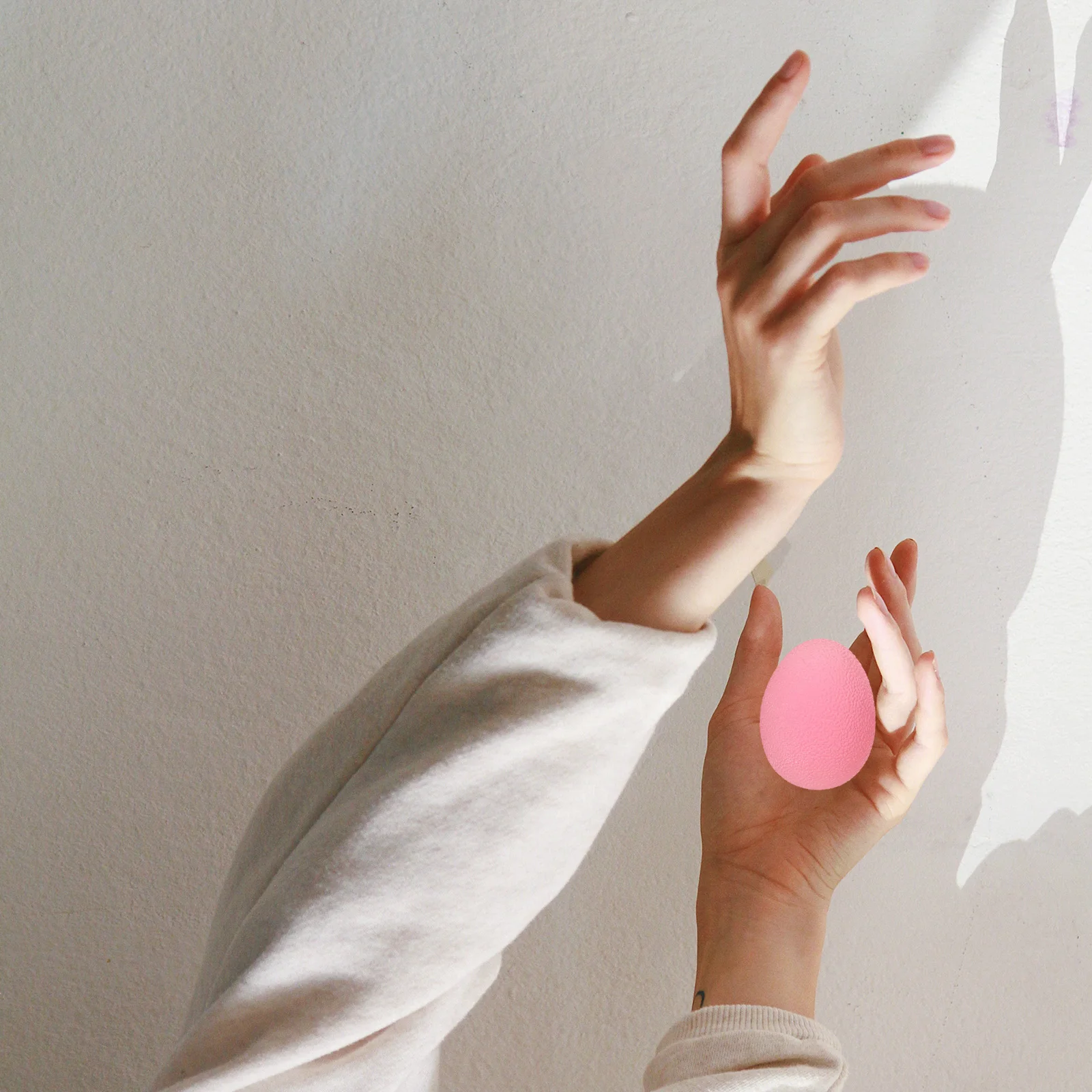 3pcs Egg-shaped Grip Balls Soft Yellow Medium Red Hand Stress Reliever Finger Massager Fitness Yoga Tools 
3pcs Egg-shaped Grip Balls Soft Yellow Medium Red Hand Stress Reliever Finger Massager Fitness Yoga Tools