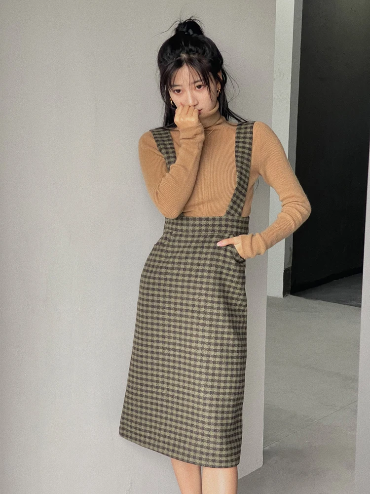 Юбка миди с высокой талией в клетку, с бретелями, приталенная, из шерстяной смеси, H-образного силуэта, винтажная, из зимней коллекции
Юбка миди с высокой талией в клетку, с бретелями, приталенная, из шерстяной смеси, H-образного силуэта, винтажная, из зимней коллекции