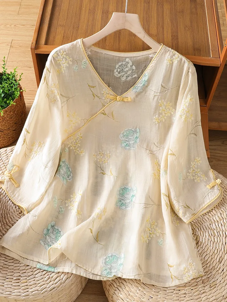 Elegant Chinese Floral Embroidery Linen Shirt Women's Summer Thin Vintage Button V-Neck Loose Fit Regular Sleeve Length Top
Elegant Chinese Floral Embroidery Linen Shirt Women's Summer Thin Vintage Button V-Neck Loose Fit Regular Sleeve Length Top