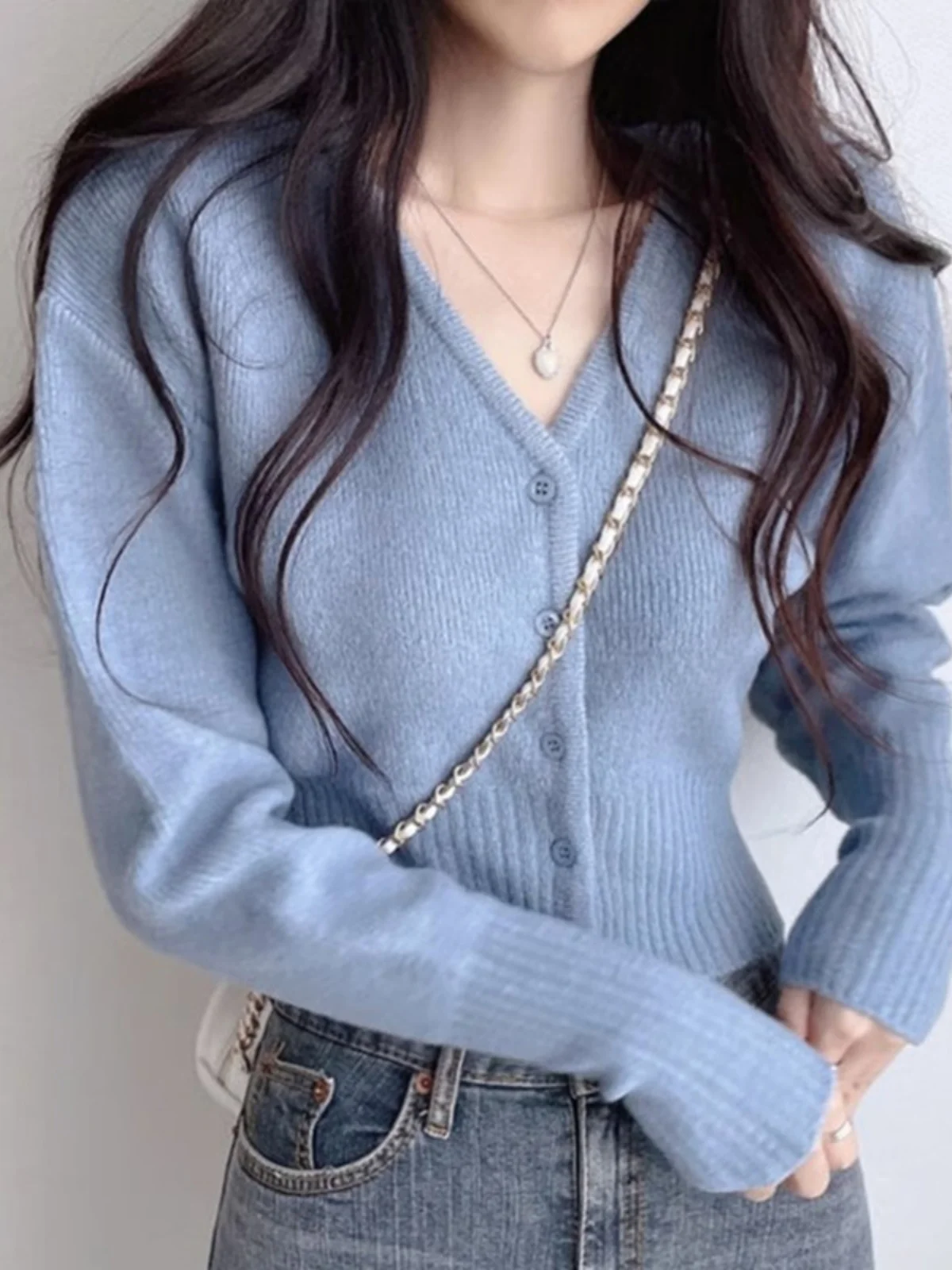 Women's Short Open Cardigan Sweater Jacket Slim Fit Inner Sweet Atmosphere Outer Waist Inward Knitted Shirt Korean Style V Neck
Women's Short Open Cardigan Sweater Jacket Slim Fit Inner Sweet Atmosphere Outer Waist Inward Knitted Shirt Korean Style V Neck