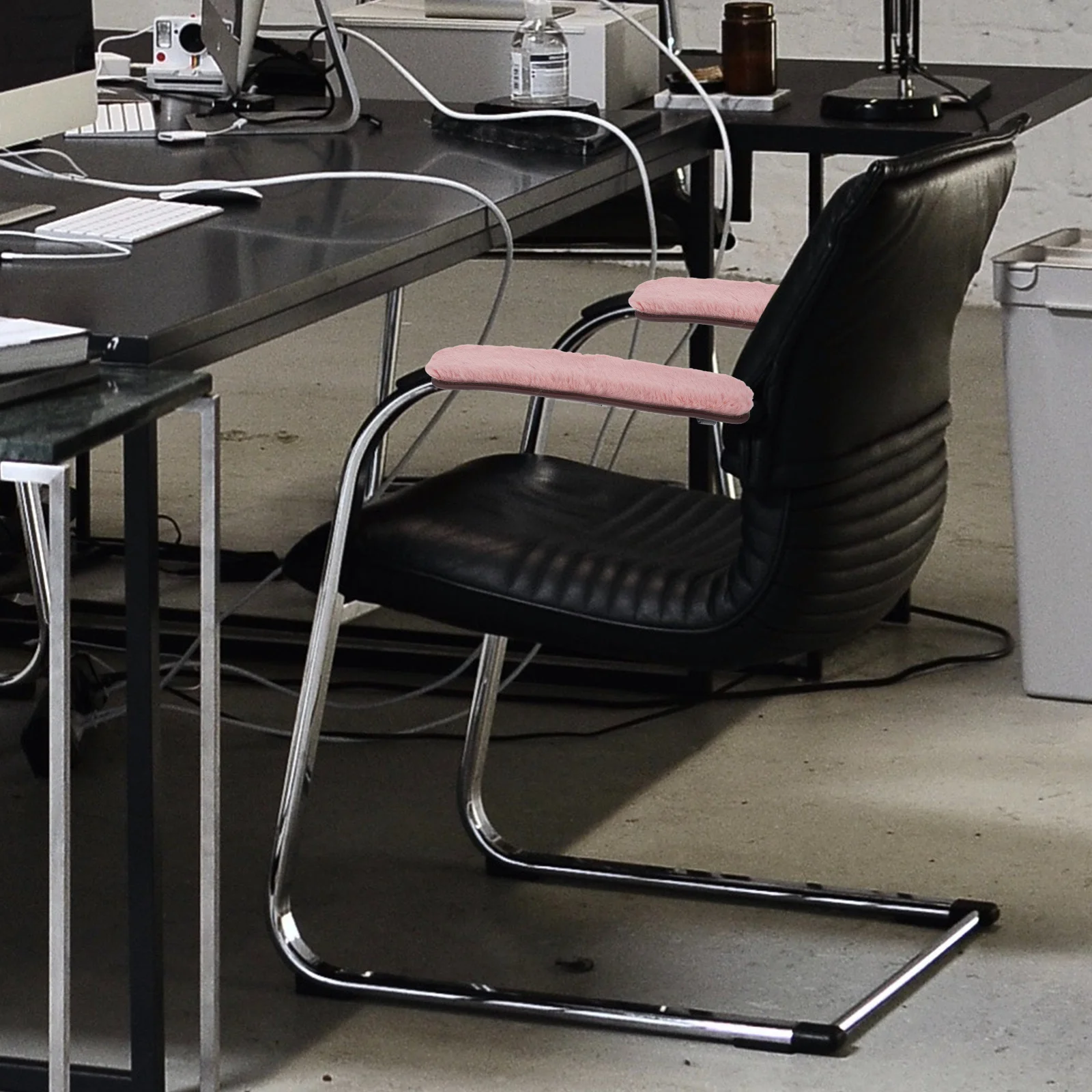 2pcs Office Chair Armrest Pads Pink Soft Warm Cushion With Adjustable Straps Universal Fit For Desk Chairs Armrest Cover Pad
2pcs Office Chair Armrest Pads Pink Soft Warm Cushion With Adjustable Straps Universal Fit For Desk Chairs Armrest Cover Pad