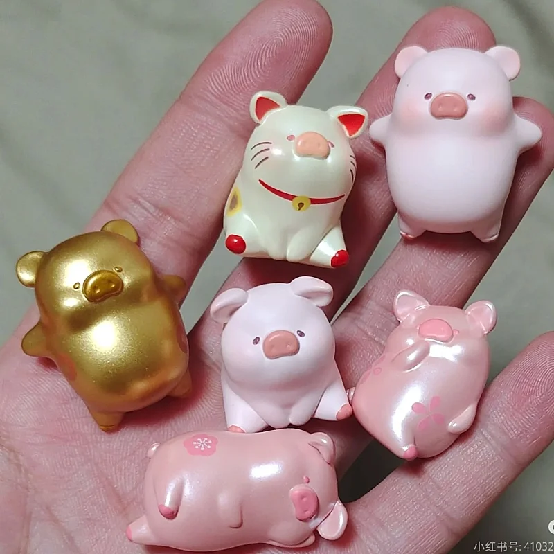 Lulu the Piggy слепая коробка-сюрприз, модная коллекция кукол «Маленькая свинья», милая подарочная игрушка, серия слепых коробок, украшение
Lulu the Piggy слепая коробка-сюрприз, модная коллекция кукол «Маленькая свинья», милая подарочная игрушка, серия слепых коробок, украшение