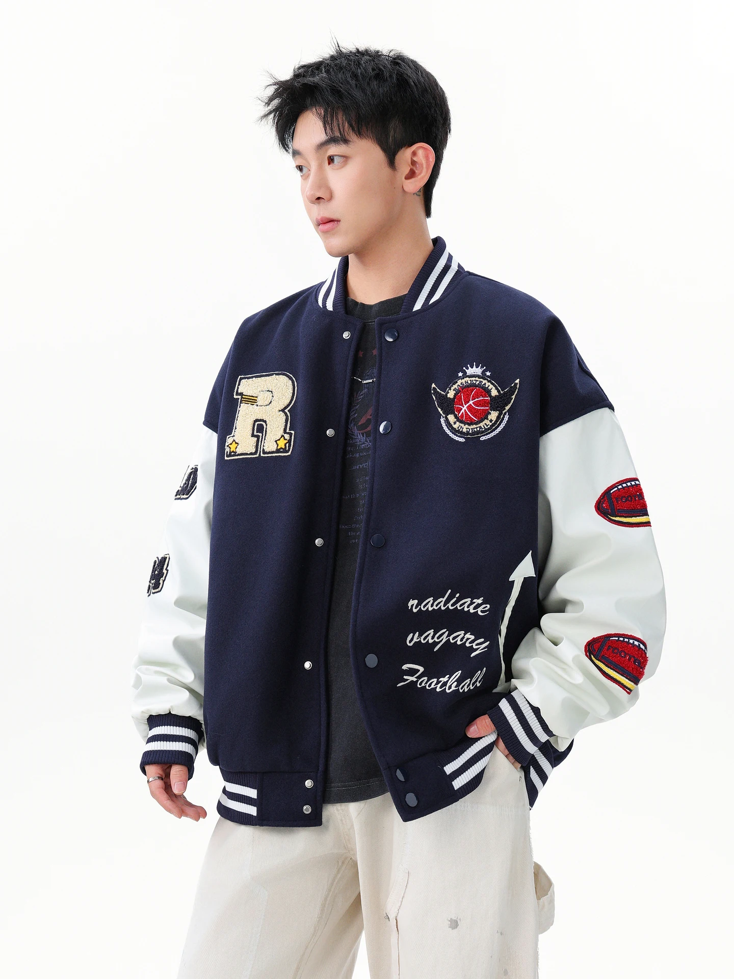 Свободная бейсбольная куртка-бомбер для зимы, верхняя одежда с вышивкой и вставками, молодежная, для пар, в американском стиле
Свободная бейсбольная куртка-бомбер для зимы, верхняя одежда с вышивкой и вставками, молодежная, для пар, в американском стиле