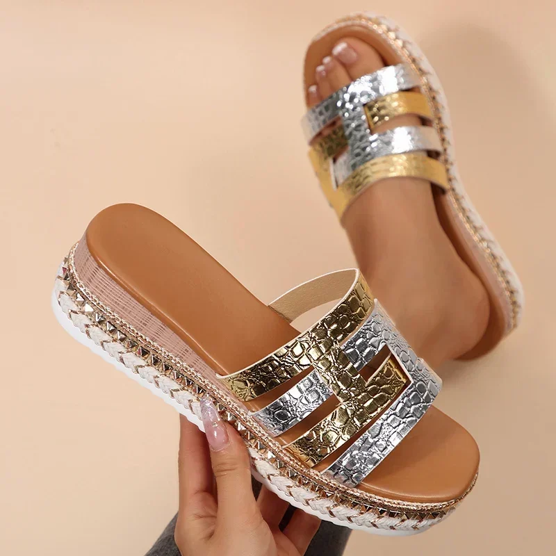 Womens Shoes Plus Size 36-43 Rivets Wedges Slippers Women Plarform Sandals Woman Fashion Thick Bottom Slides Sandles Beach Shoes
Womens Shoes Plus Size 36-43 Rivets Wedges Slippers Women Plarform Sandals Woman Fashion Thick Bottom Slides Sandles Beach Shoes