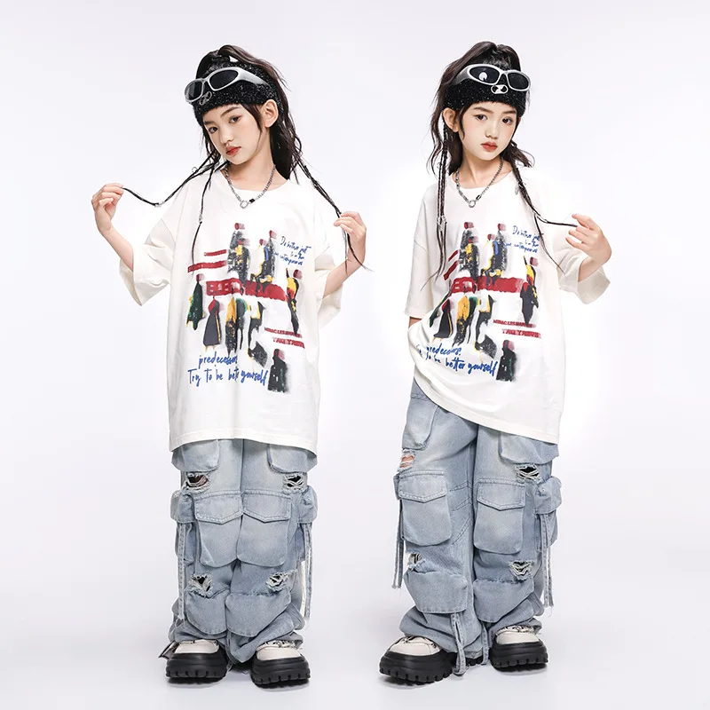 Детская одежда в стиле хип-хоп Kpop, белая футболка с принтом, джинсовые синие рваные джинсы-карго, брюки для девочек и мальчиков, танцевальные костюмы, одежда
Детская одежда в стиле хип-хоп Kpop, белая футболка с принтом, джинсовые синие рваные джинсы-карго, брюки для девочек и мальчиков, танцевальные костюмы, одежда