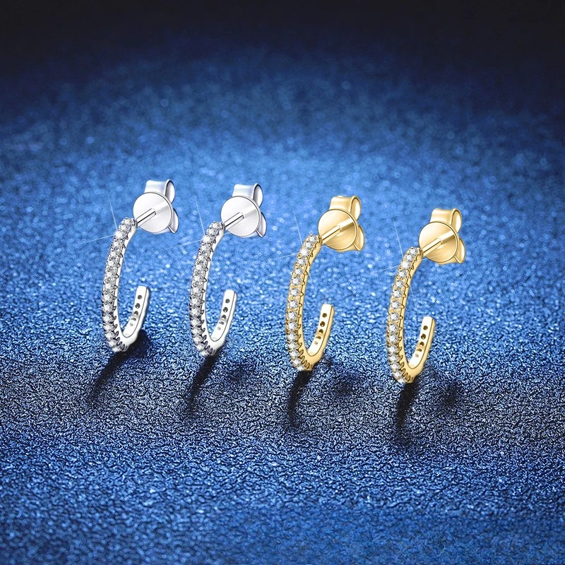 New S925 pure silver moissanite earrings with simple and cool style, light luxury earrings, earrings for women's wedding jewelry
New S925 pure silver moissanite earrings with simple and cool style, light luxury earrings, earrings for women's wedding jewelry