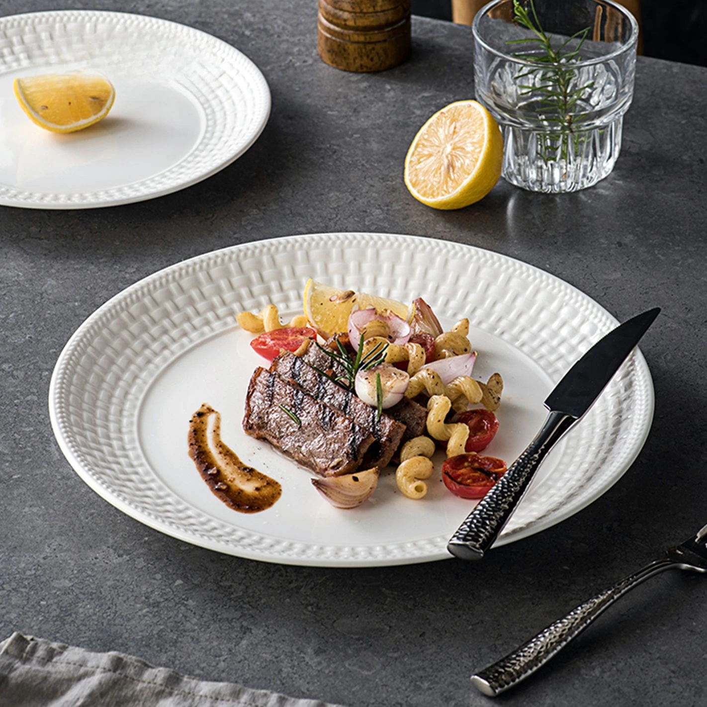 Европейская белая фарфоровая клетчатая тарелка в стиле вестерн, простая посуда для стейка, макарон, домашний ужин, круглая плоская тарелка, кухонная посуда для приготовления пищи
Европейская белая фарфоровая клетчатая тарелка в стиле вестерн, простая посуда для стейка, макарон, домашний ужин, круглая плоская тарелка, кухонная посуда для приготовления пищи