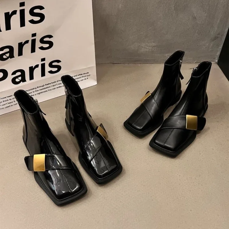 2026 Hot Sale Ladies Shoes Side Zipper Women's Boots Fashion Metal Decoration Modern Boots Women New Square Toe Ankle Bootie
2026 Hot Sale Ladies Shoes Side Zipper Women's Boots Fashion Metal Decoration Modern Boots Women New Square Toe Ankle Bootie