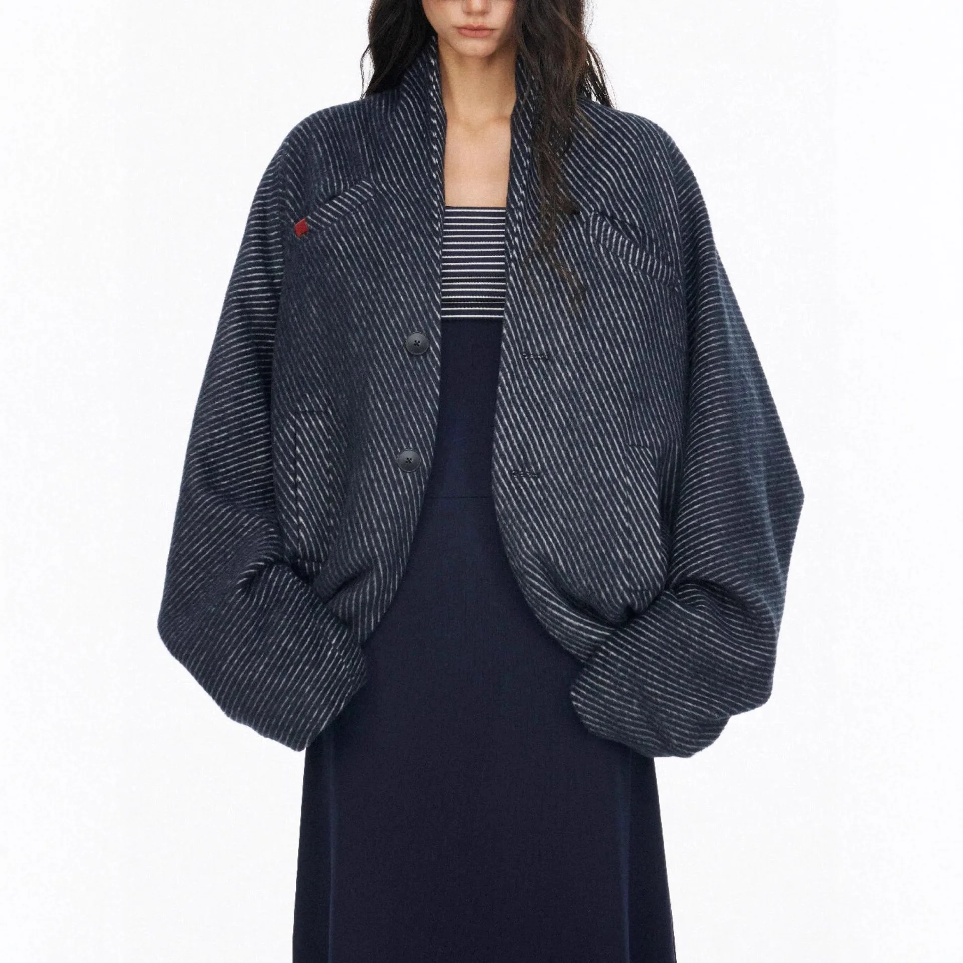 New Winter Woolen Coat Loose Shoulder Sleeve Warm Wool Coat Women Fashion
New Winter Woolen Coat Loose Shoulder Sleeve Warm Wool Coat Women Fashion