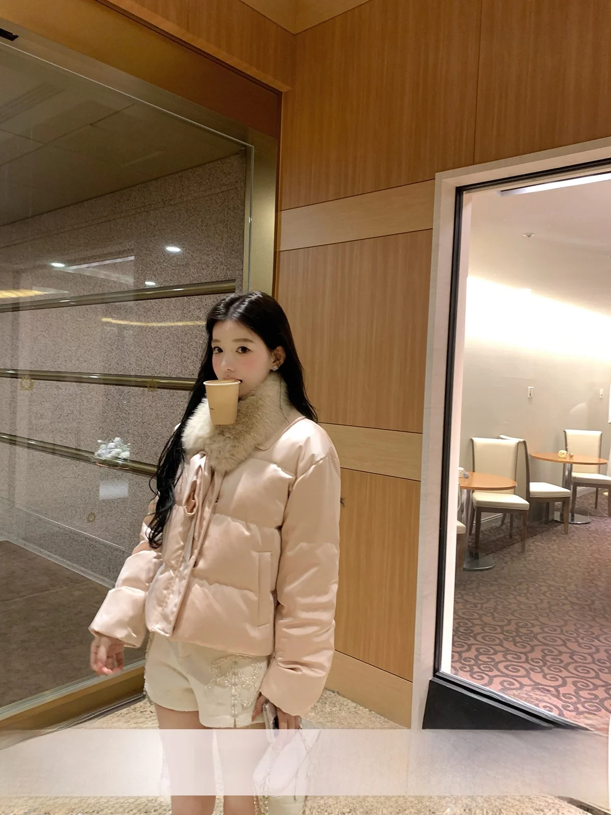 YOLI Zhang Yuli Heidelberg Miss Pink Down Jaet Женская зимняя повседневная универсальная теплая верхняя одежда с защитой от старения
YOLI Zhang Yuli Heidelberg Miss Pink Down Jaet Женская зимняя повседневная универсальная теплая верхняя одежда с защитой от старения