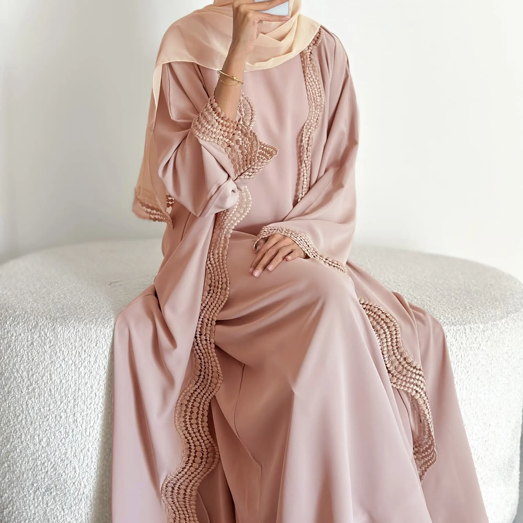 Scalloped Embroidered Medallion Trim Abaya Dress Set Relaxed Regular-Fit Muslimah Matching Suit Ramadan Eid Muslim Co-Ord Set
Scalloped Embroidered Medallion Trim Abaya Dress Set Relaxed Regular-Fit Muslimah Matching Suit Ramadan Eid Muslim Co-Ord Set