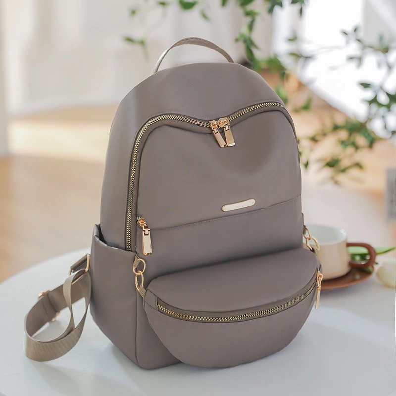 European and American fashion backpack women's new leisure Oxford cloth bag ladies waterproof personalized canvas bag.
European and American fashion backpack women's new leisure Oxford cloth bag ladies waterproof personalized canvas bag.