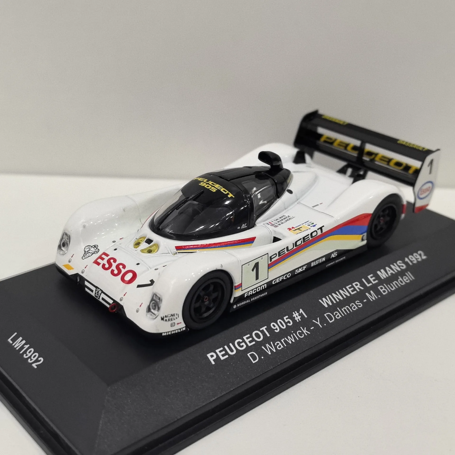 Литой под давлением IXO масштаб 1/33, PEUGEOT 905. # 1 1992 гоночный сплав LEMANS, 24-часовой гоночный сплав Le Mans, модель автомобиля, Коллекционная игрушка
Литой под давлением IXO масштаб 1/33, PEUGEOT 905. # 1 1992 гоночный сплав LEMANS, 24-часовой гоночный сплав Le Mans, модель автомобиля, Коллекционная игрушка