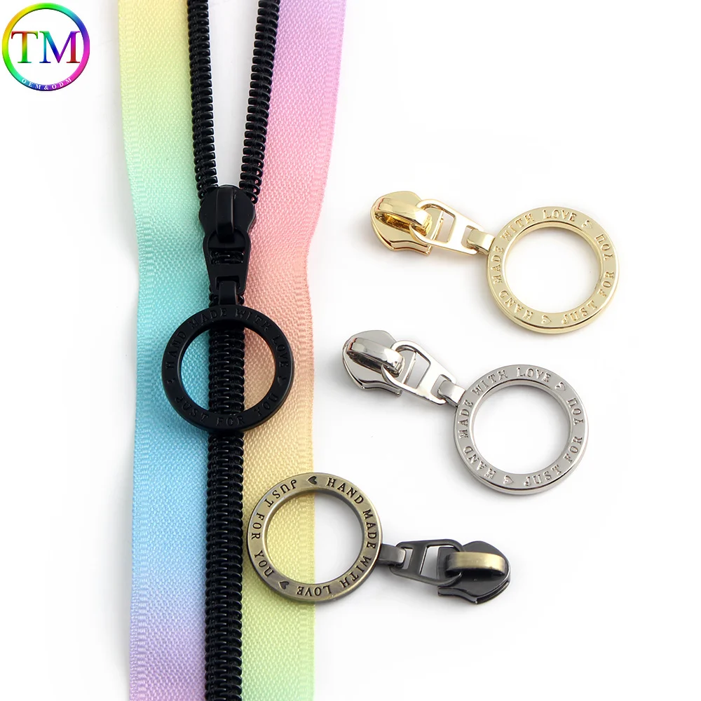 10/30PCS 5# Nylon Round Metal Zipper Puller with Engraved Letters For Purse Clothes Bags Shoe Engraved Handmade Accessories
10/30PCS 5# Nylon Round Metal Zipper Puller with Engraved Letters For Purse Clothes Bags Shoe Engraved Handmade Accessories