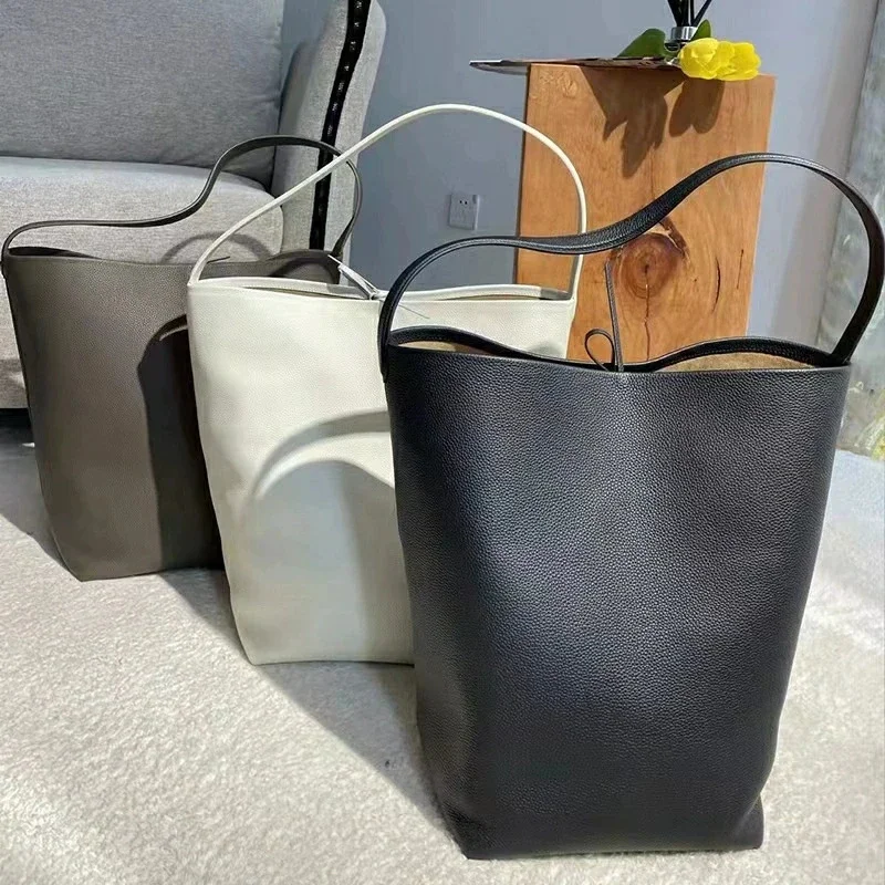 2025 High Quality Classic Water Bucket Bag Lychee Patterned Large-capacity Soft Leather Big Handbag For Women Shoulder Bag Tote
2025 High Quality Classic Water Bucket Bag Lychee Patterned Large-capacity Soft Leather Big Handbag For Women Shoulder Bag Tote