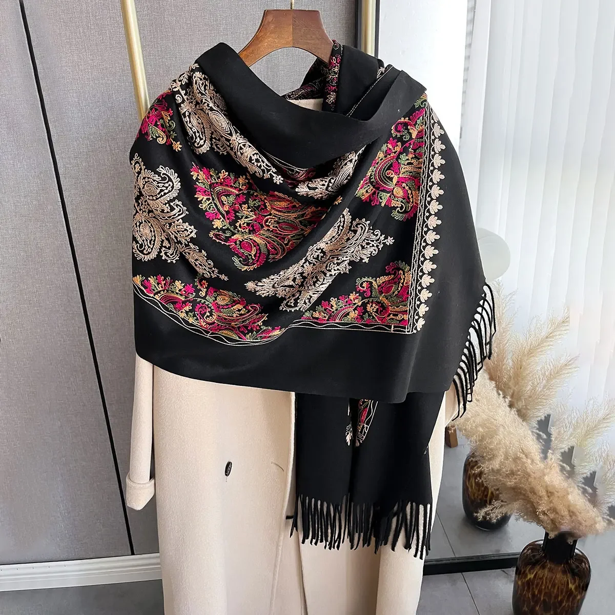 Winter Warm Cashmere Scarf for Women Embroidery Pashmina Blanket Thick Shawl Wrap Neckerchief Fashion Bufanda Echarpe Poncho
Winter Warm Cashmere Scarf for Women Embroidery Pashmina Blanket Thick Shawl Wrap Neckerchief Fashion Bufanda Echarpe Poncho