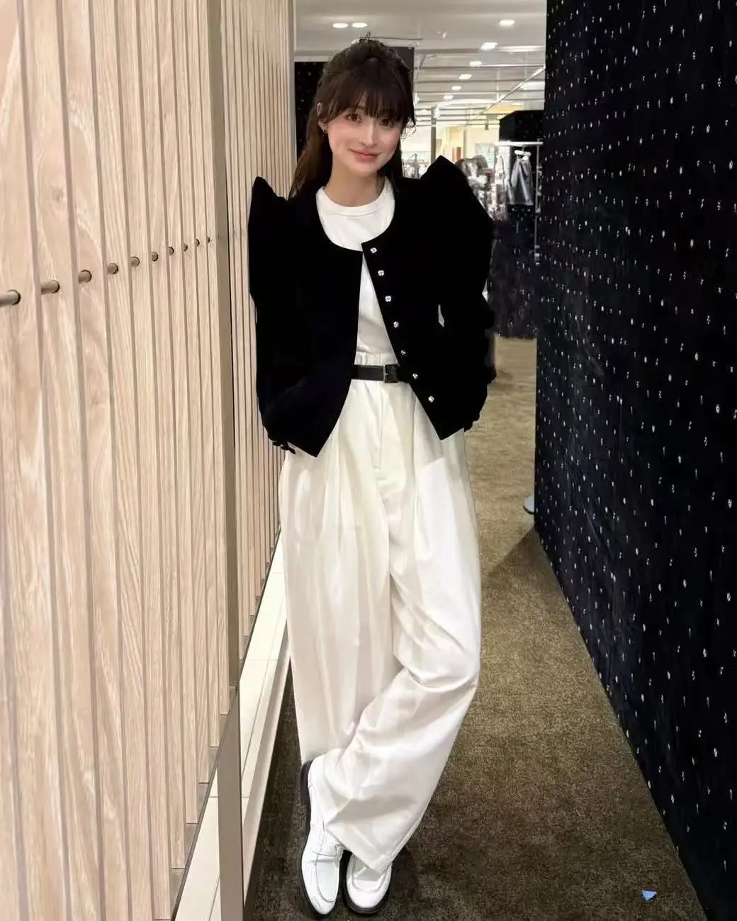 High Waist Drapey Loose Long Pants Women's Casual Pants Asymmetric Wide Leg Pants Comfortable Loose Fit High Waist Trousers
High Waist Drapey Loose Long Pants Women's Casual Pants Asymmetric Wide Leg Pants Comfortable Loose Fit High Waist Trousers
