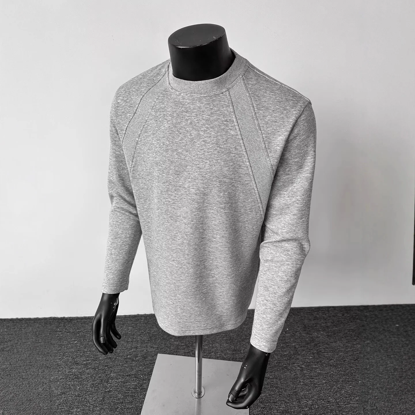 Deconstructed Patchwork Sweatshirt For Men, Autumn Regular Shoulder Round Neck Top, Trendy Loose Fit
Deconstructed Patchwork Sweatshirt For Men, Autumn Regular Shoulder Round Neck Top, Trendy Loose Fit