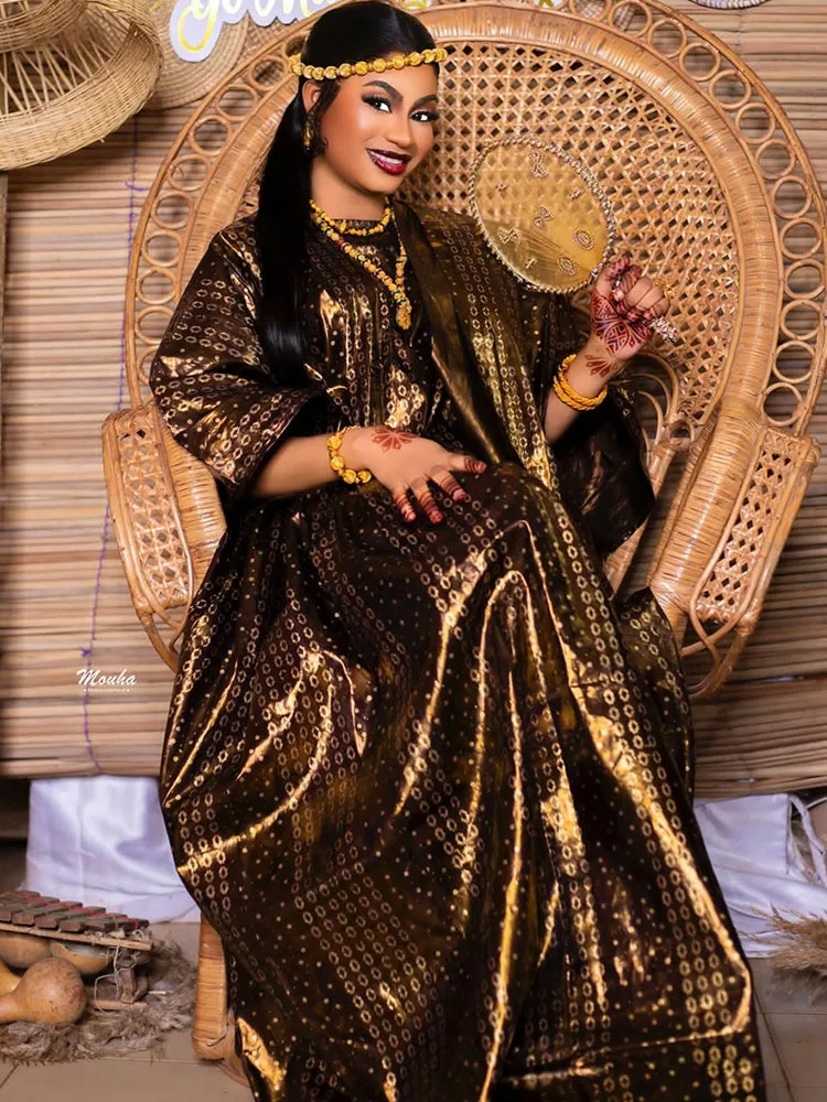 Classic African printed gown for celebratory parties and wedding ceremonies, suitable for all seasons
Classic African printed gown for celebratory parties and wedding ceremonies, suitable for all seasons
