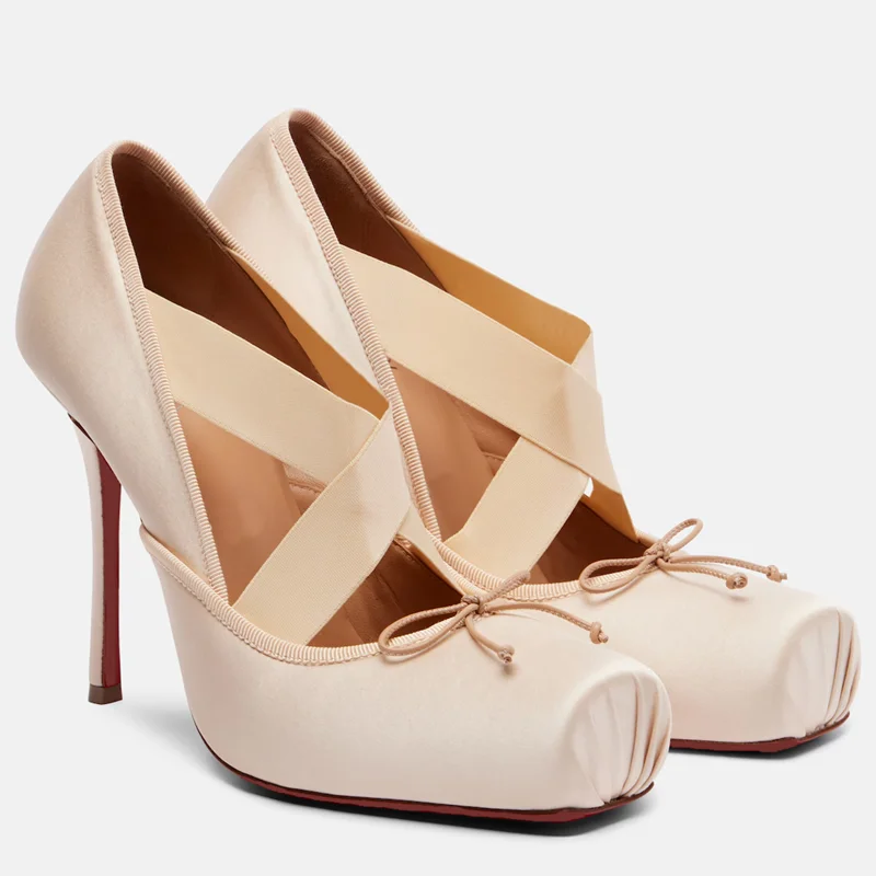 Новые европейские и американские женские модные сексуальные туфли на высоком каблуке с бантом, роскошные женские туфли для торжественных мероприятий
Новые европейские и американские женские модные сексуальные туфли на высоком каблуке с бантом, роскошные женские туфли для торжественных мероприятий