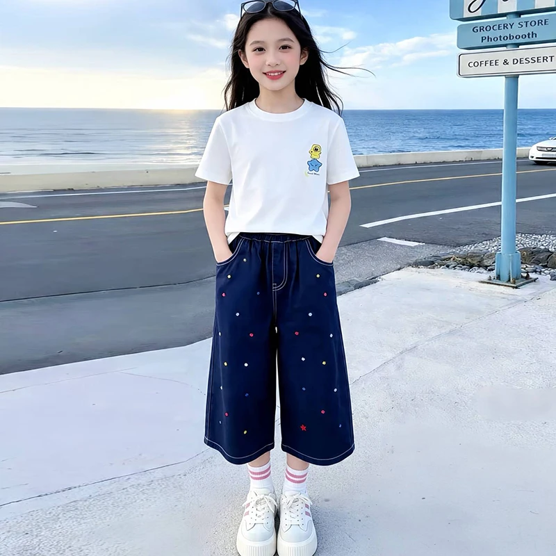 2026 Summer Children's Colorful Star Jeans Brand Boys' Flower Embroidered Shorts Cotton Girls' Sports Jeans
2026 Summer Children's Colorful Star Jeans Brand Boys' Flower Embroidered Shorts Cotton Girls' Sports Jeans
