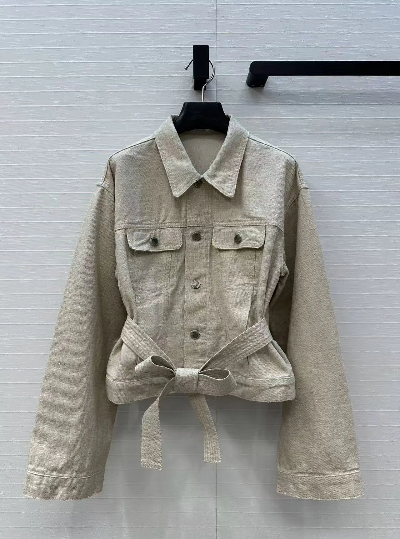 2025 Spring/Summer New High end Fashion Free Washed Cowboy workwear Coat with Belt Handsome and Versatile Women
2025 Spring/Summer New High end Fashion Free Washed Cowboy workwear Coat with Belt Handsome and Versatile Women