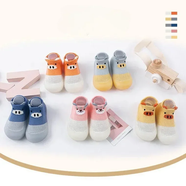 Детская обувь Cute Piggy, детская дышащая обувь с мягкой подошвой, сандалии для малышей, хлопковые детские носки, обувь
Детская обувь Cute Piggy, детская дышащая обувь с мягкой подошвой, сандалии для малышей, хлопковые детские носки, обувь