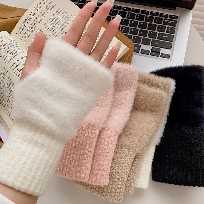Women's Warm Wool Half Finger Gloves Winter Plush Knit Wrist Guard Solid Mittens Girls Miss Finger Touchscreen Office Students
Women's Warm Wool Half Finger Gloves Winter Plush Knit Wrist Guard Solid Mittens Girls Miss Finger Touchscreen Office Students