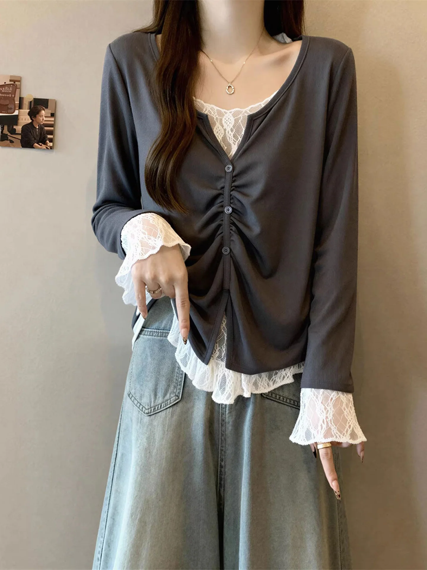 Lace Patchwork V-ne Long Sve T-irt Base irt Women's plus Size Slimming ort Top Casual Sle Spring 2026
Lace Patchwork V-ne Long Sve T-irt Base irt Women's plus Size Slimming ort Top Casual Sle Spring 2026