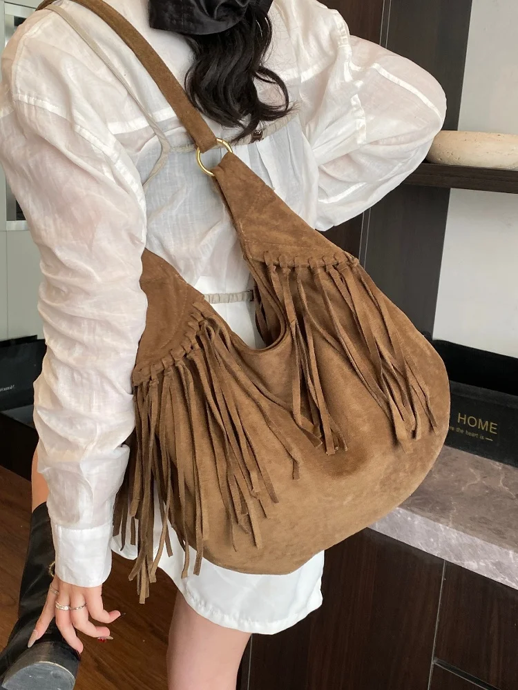 Bohemian Vacation Tassel Women's Bag Trendy New Style Mermaid Retro Tote Bag Large Capacity Underarm Bag Ladies Purse
Bohemian Vacation Tassel Women's Bag Trendy New Style Mermaid Retro Tote Bag Large Capacity Underarm Bag Ladies Purse