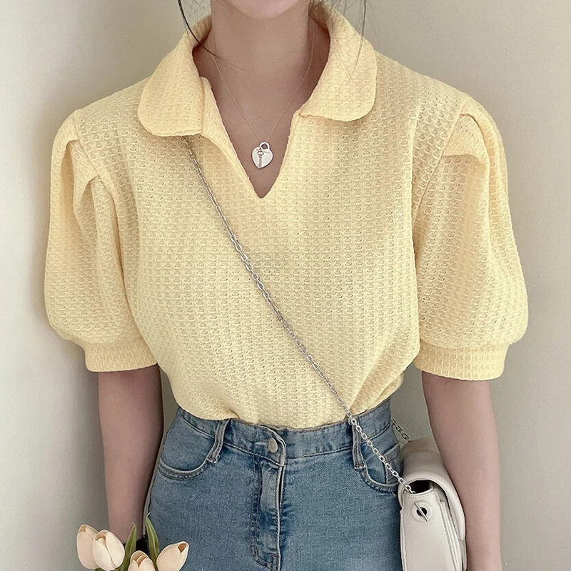 Шикарный летний мягкий желтый топ с воротником, подчеркивающий цвет лица, свободного кроя, с 3D-клеткой и рукавами-фонариками, женская универсальная повседневная блузка
Шикарный летний мягкий желтый топ с воротником, подчеркивающий цвет лица, свободного кроя, с 3D-клеткой и рукавами-фонариками, женская универсальная повседневная блузка