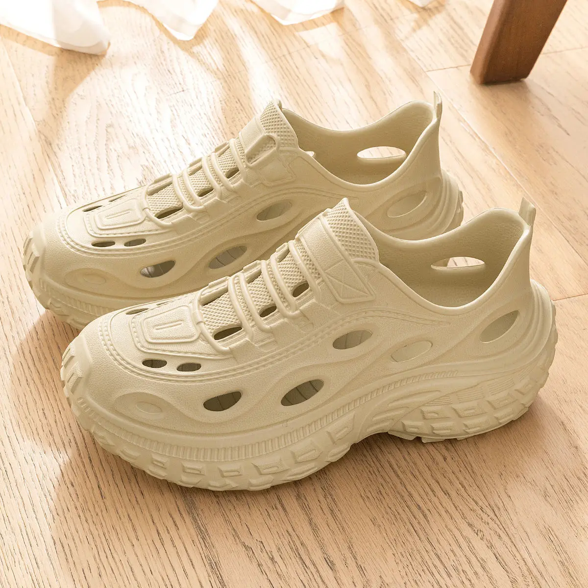 Новые мужские летние сабо 2026 года: уличные пляжные туфли с закрытым носком, нескользящие, устойчивые к запаху, удобные сандалии
Новые мужские летние сабо 2026 года: уличные пляжные туфли с закрытым носком, нескользящие, устойчивые к запаху, удобные сандалии