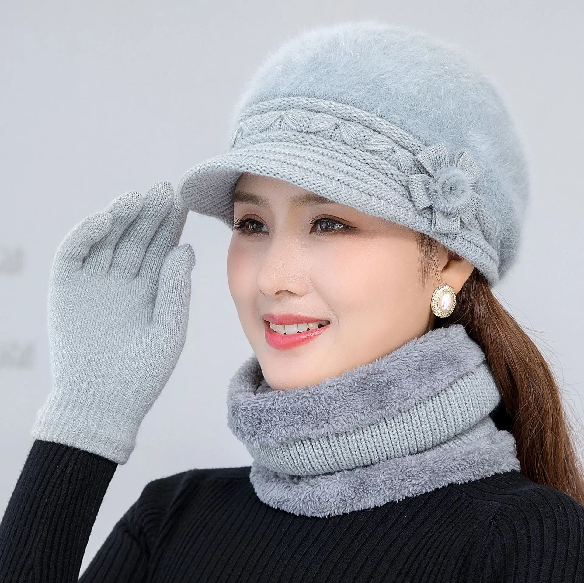 New Women Winter Hat Keep Warm Cap Casual Faux Fur Flower Knitted Hat Add Fur Lined & Scarf Warm Set Hat
New Women Winter Hat Keep Warm Cap Casual Faux Fur Flower Knitted Hat Add Fur Lined & Scarf Warm Set Hat