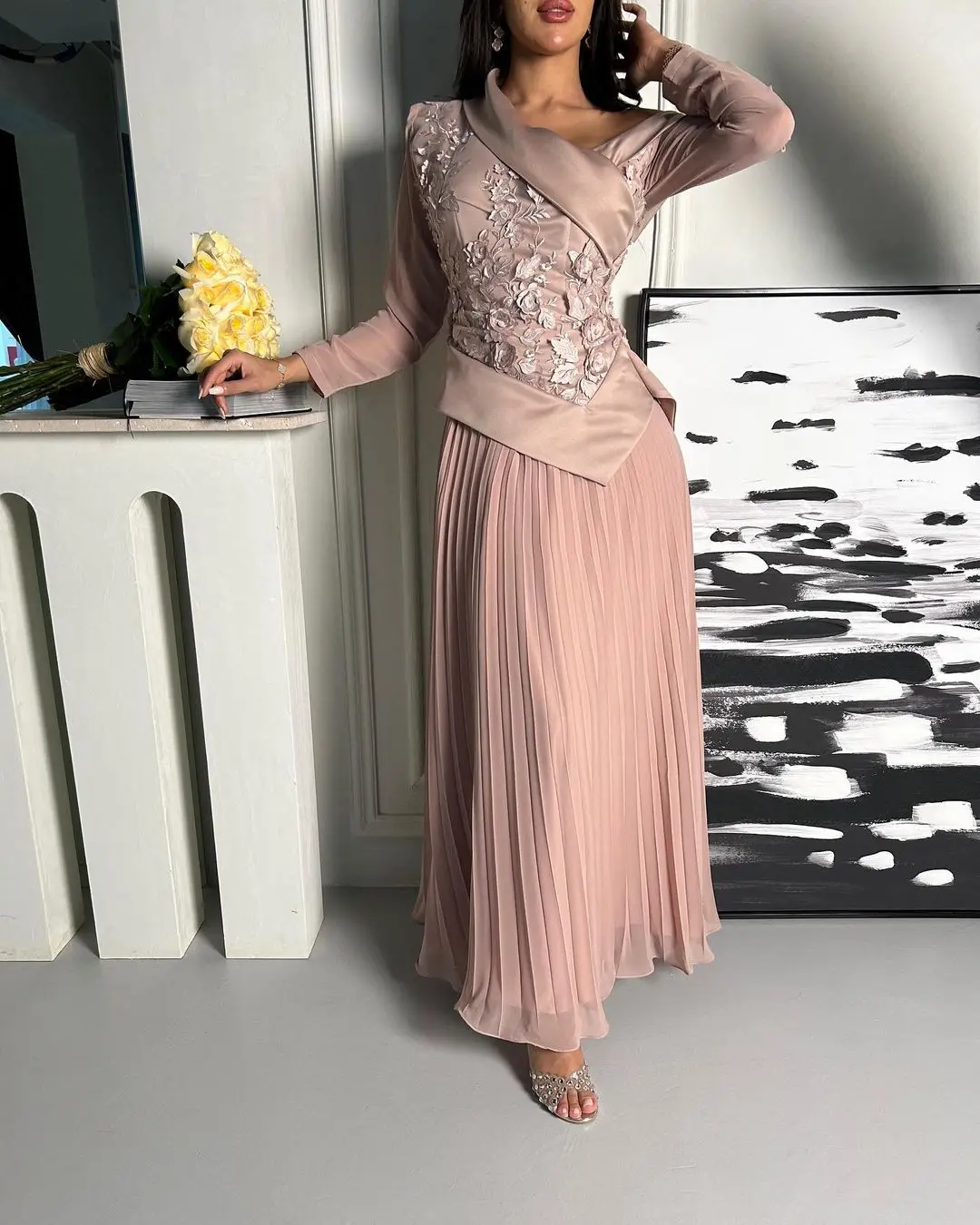 Customized Saudi Arabia Women's Party Gowns Applique Elegant Evening Dresses Long Sleeve A-Line Chiffon Satin Ankle Length Gowns
Customized Saudi Arabia Women's Party Gowns Applique Elegant Evening Dresses Long Sleeve A-Line Chiffon Satin Ankle Length Gowns