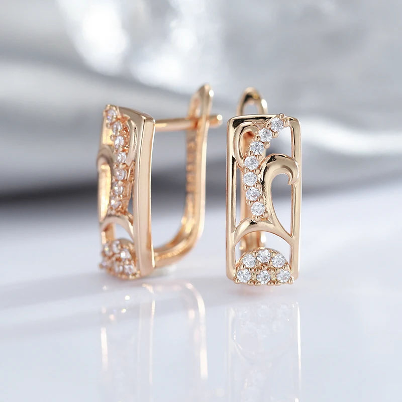 Elegant Hollow Geometric Natural Zircon Women Earrings 585 Rose Gold Smooth English Lock Earrings Party Daily Fashion Jewelry
Elegant Hollow Geometric Natural Zircon Women Earrings 585 Rose Gold Smooth English Lock Earrings Party Daily Fashion Jewelry
